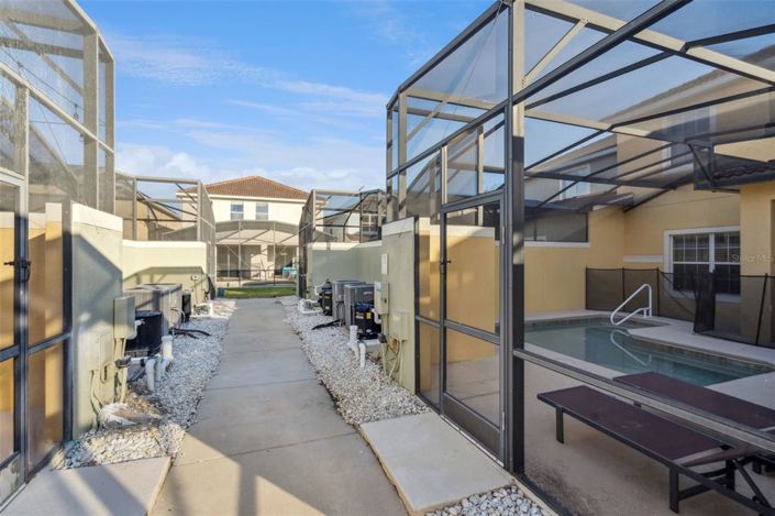 Image No.24-4 Bed Townhouse for sale