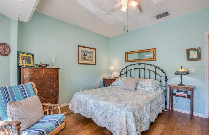 Image No.13-3 Bed Townhouse for sale