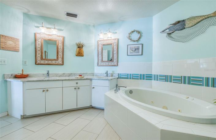 Image No.25-3 Bed Townhouse for sale