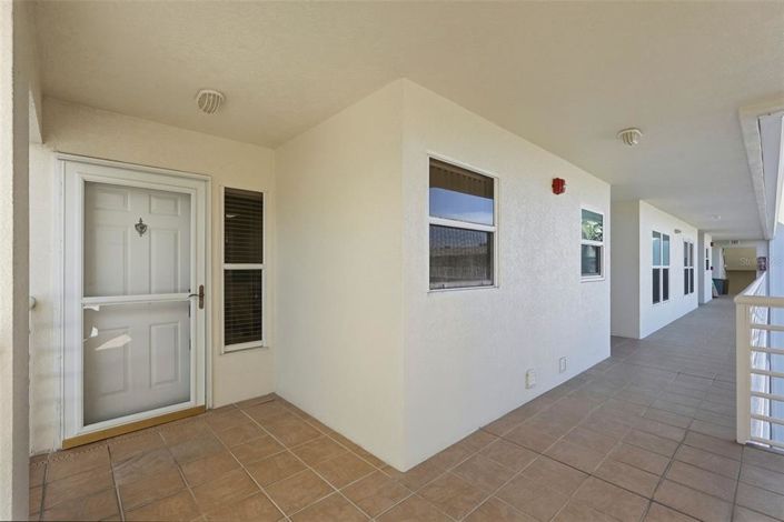 Image No.20-2 Bed Property for sale