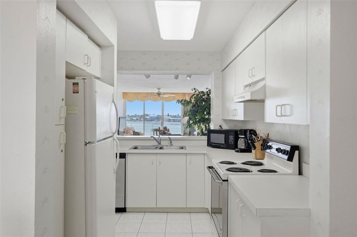 Image No.24-2 Bed Property for sale