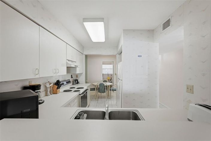 Image No.25-2 Bed Property for sale