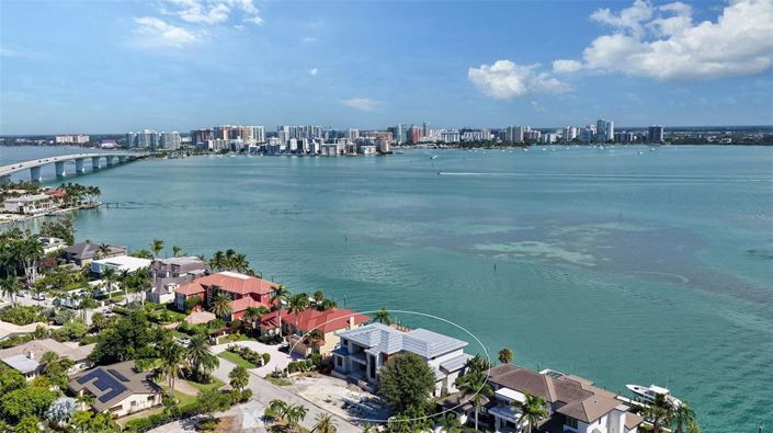 Image No.14-5 Bed Property for sale