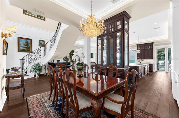 Image No.12-4 Bed Property for sale