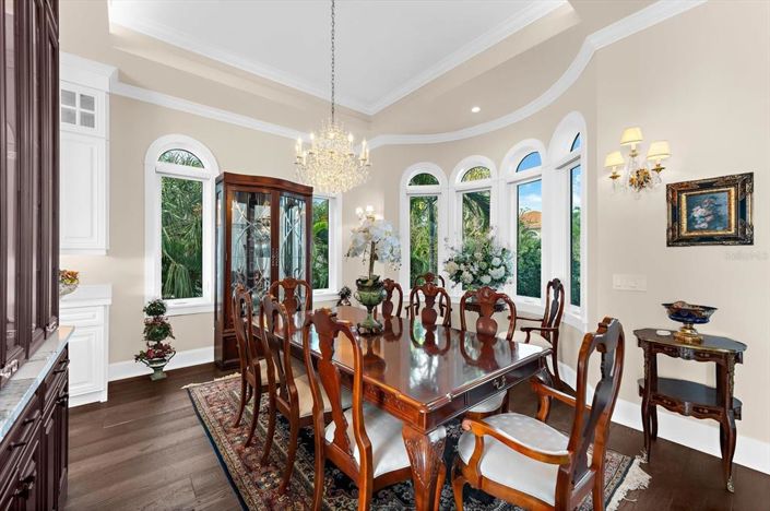 Image No.16-4 Bed Property for sale