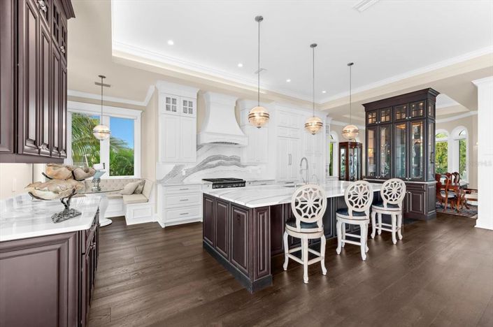 Image No.25-4 Bed Property for sale