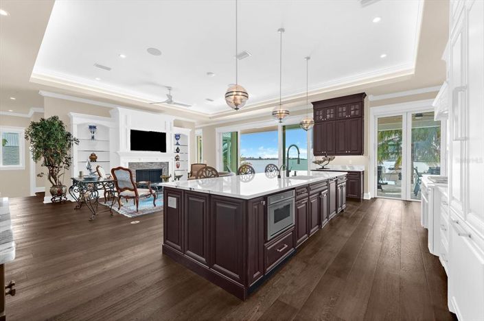 Image No.30-4 Bed Property for sale