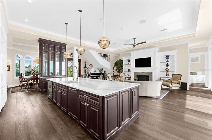 Image No.37-4 Bed Property for sale