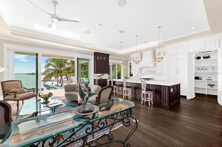 Image No.39-4 Bed Property for sale