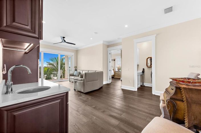 Image No.41-4 Bed Property for sale