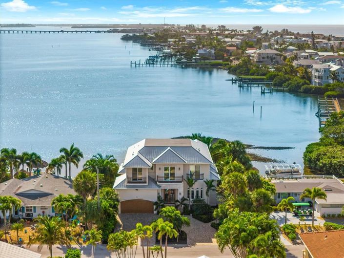 Image No.5-4 Bed Property for sale