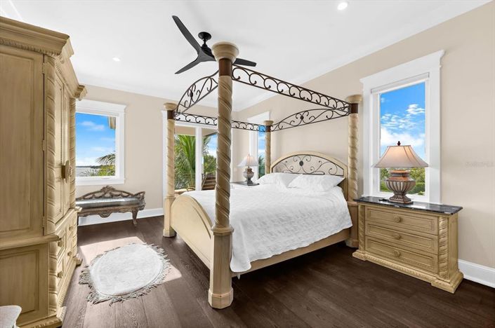 Image No.57-4 Bed Property for sale