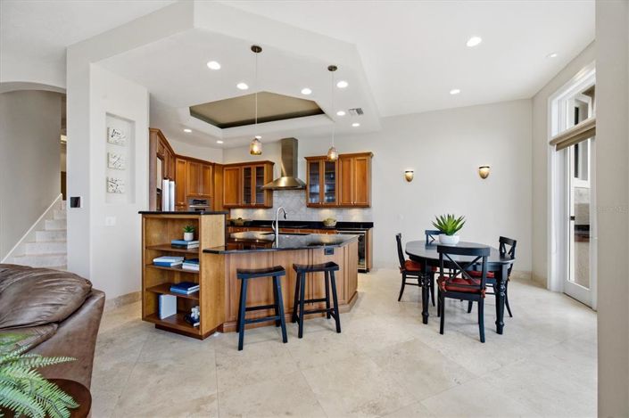 Image No.17-4 Bed Property for sale