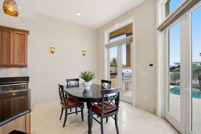 Image No.18-4 Bed Property for sale