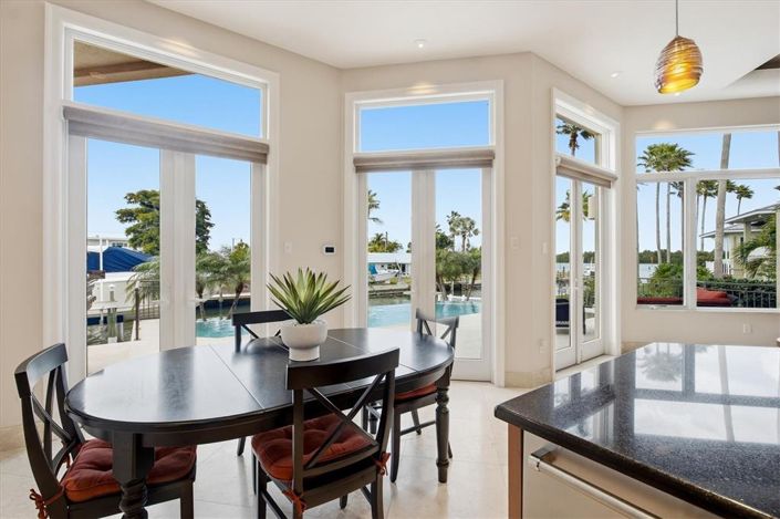 Image No.19-4 Bed Property for sale