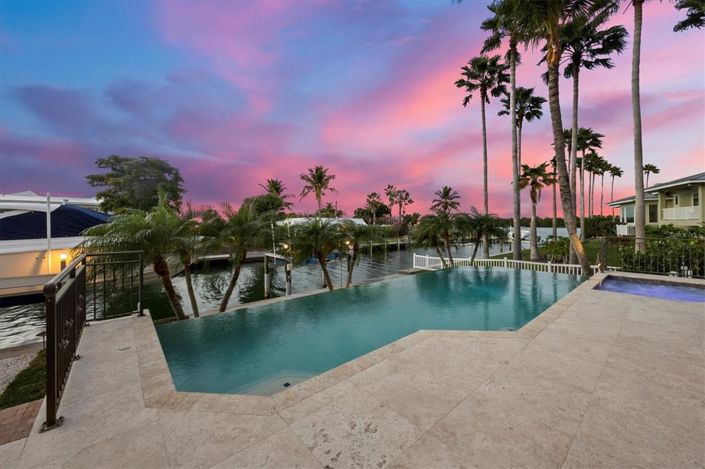 Image No.2-4 Bed Property for sale