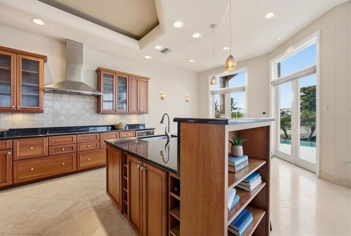 Image No.22-4 Bed Property for sale