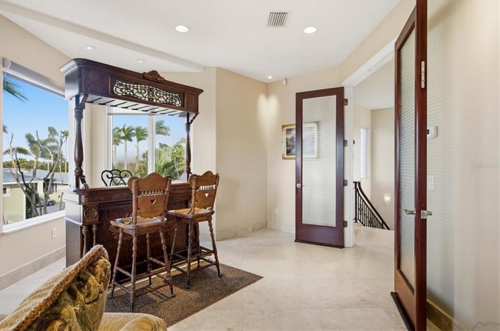 Image No.32-4 Bed Property for sale