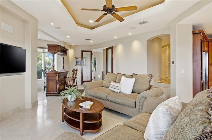 Image No.35-4 Bed Property for sale