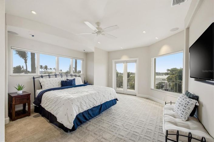 Image No.43-4 Bed Property for sale