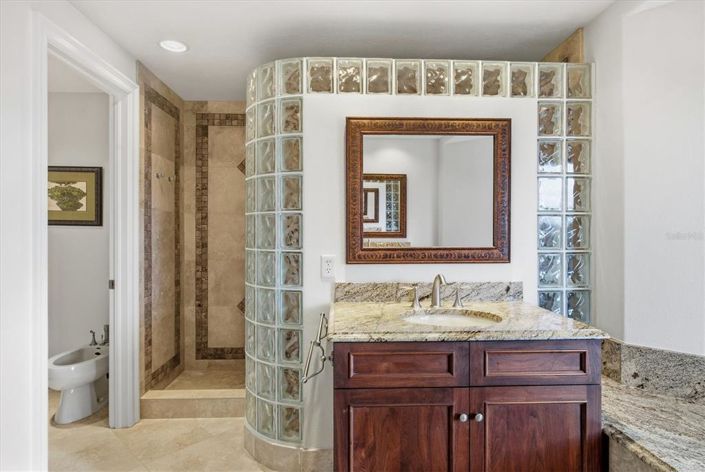 Image No.46-4 Bed Property for sale