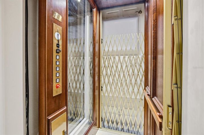 Image No.51-4 Bed Property for sale