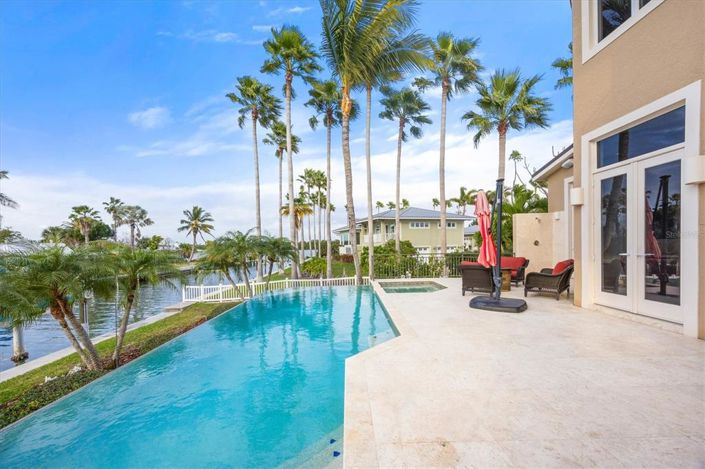 Image No.54-4 Bed Property for sale