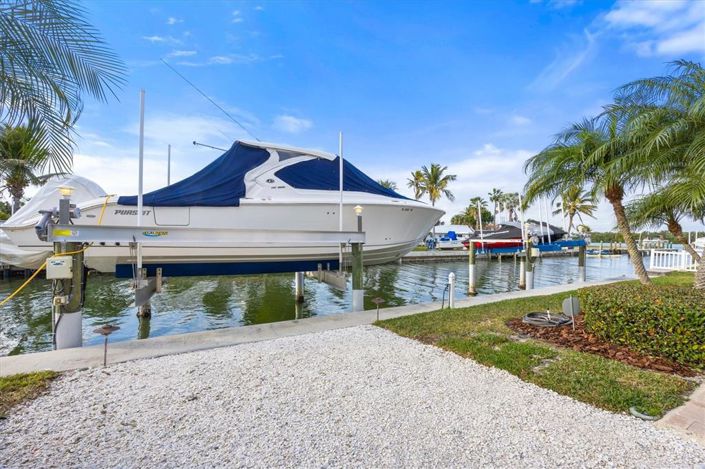 Image No.57-4 Bed Property for sale