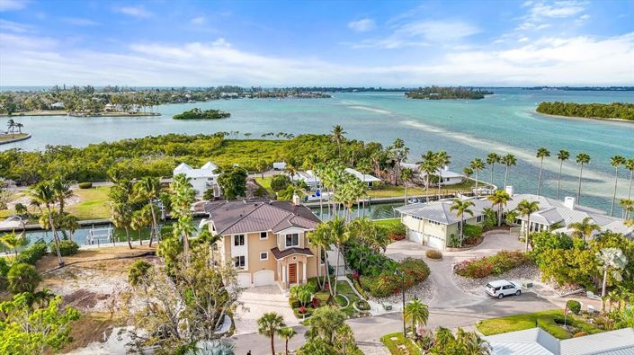 Image No.9-4 Bed Property for sale