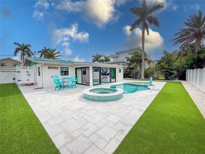 Image No.32-2 Bed Property for sale