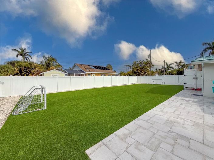 Image No.33-2 Bed Property for sale