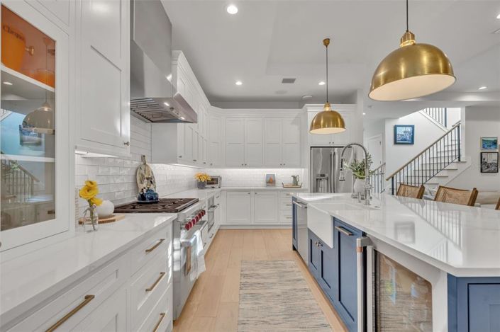 Image No.10-5 Bed Property for sale