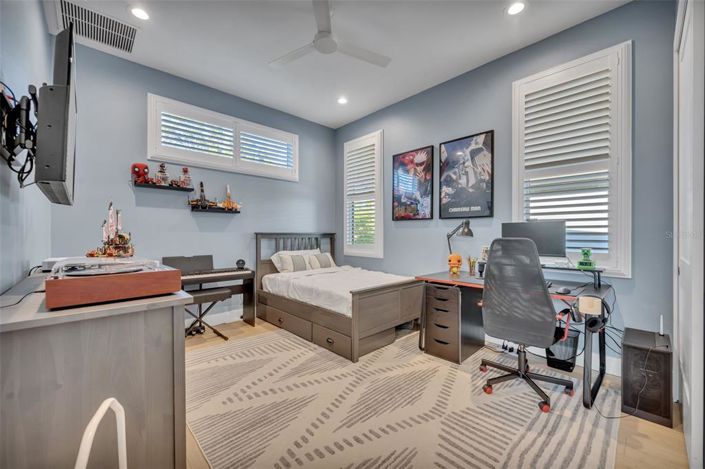 Image No.33-5 Bed Property for sale