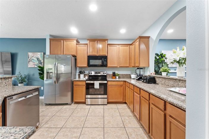 Image No.10-6 Bed Property for sale