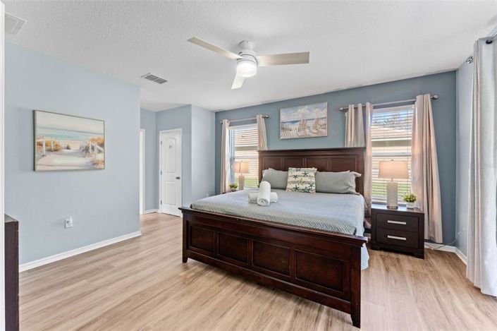 Image No.11-6 Bed Property for sale