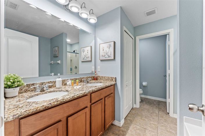 Image No.22-6 Bed Property for sale