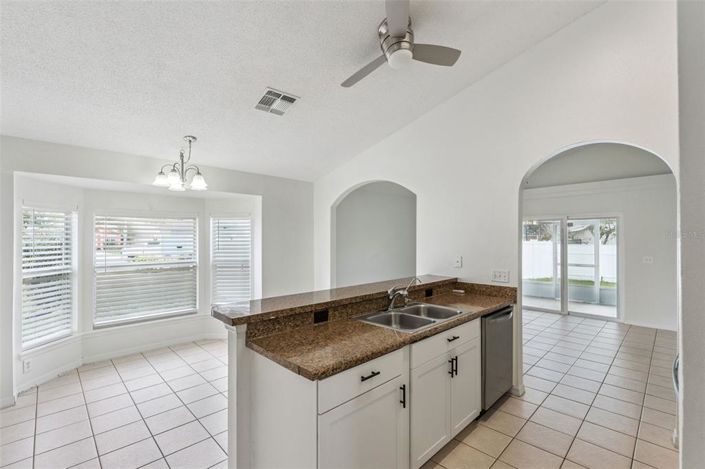 Image No.15-3 Bed Property for sale