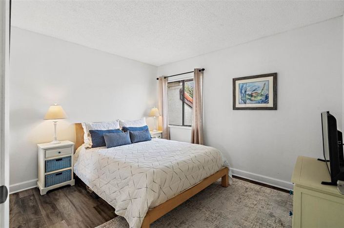 Image No.22-2 Bed Property for sale