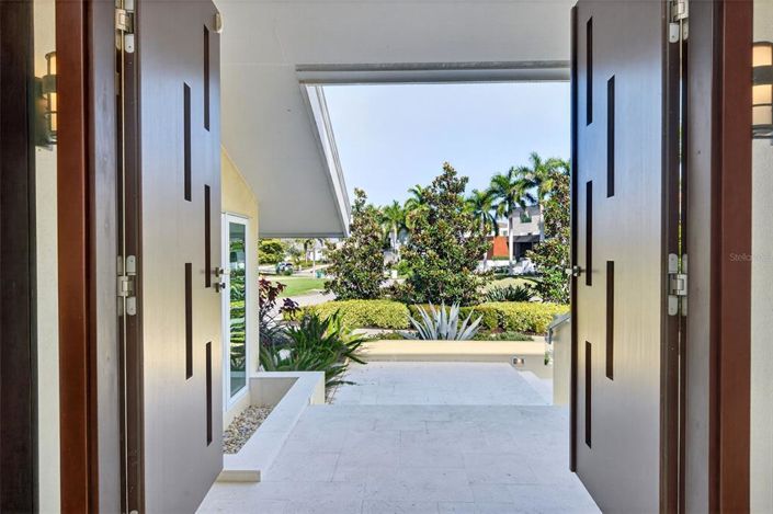 Image No.11-4 Bed Property for sale