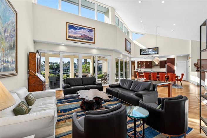 Image No.19-4 Bed Property for sale