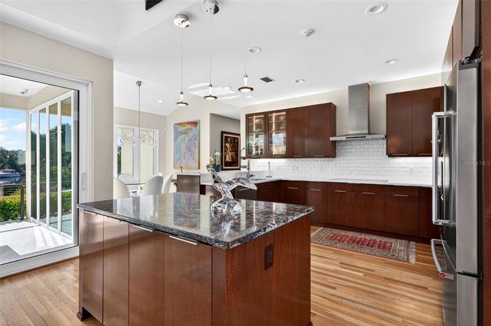 Image No.23-4 Bed Property for sale