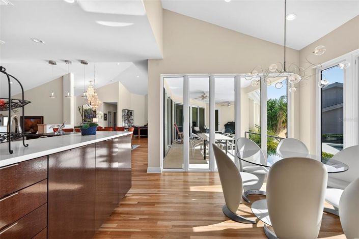 Image No.30-4 Bed Property for sale