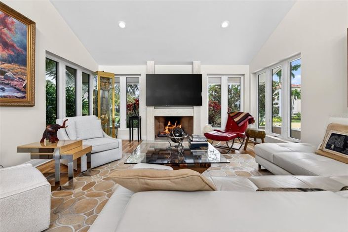 Image No.34-4 Bed Property for sale