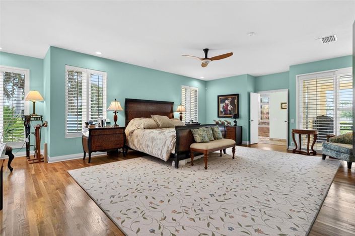 Image No.37-4 Bed Property for sale