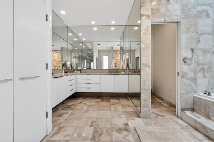 Image No.40-4 Bed Property for sale