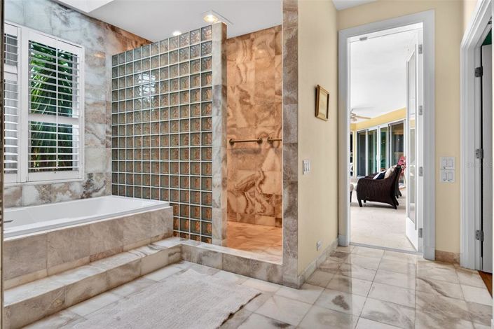 Image No.43-4 Bed Property for sale