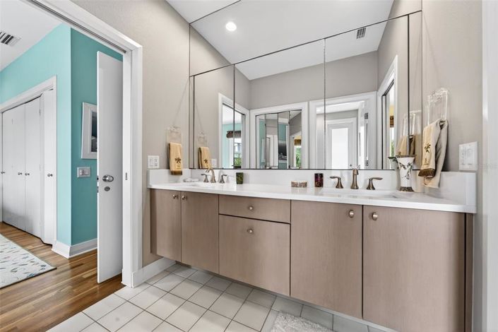 Image No.53-4 Bed Property for sale