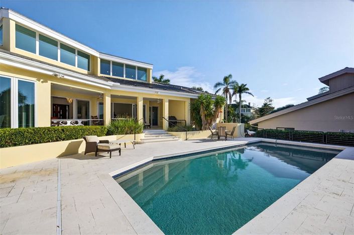 Image No.57-4 Bed Property for sale