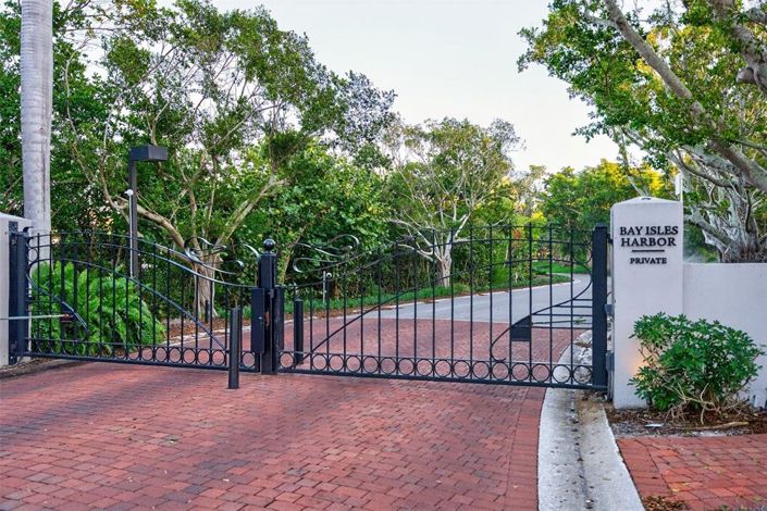 Image No.9-4 Bed Property for sale