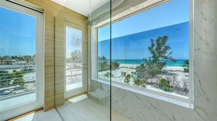 Image No.43-4 Bed Property for sale